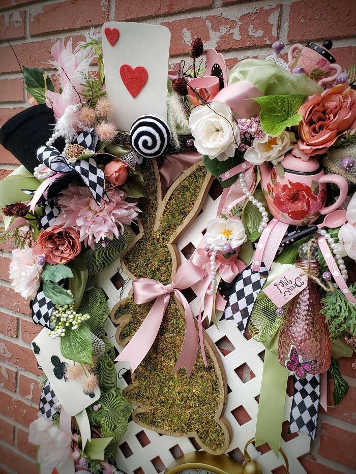 Alice In Wonderland Door Or Wall Decorations (7 Pics)