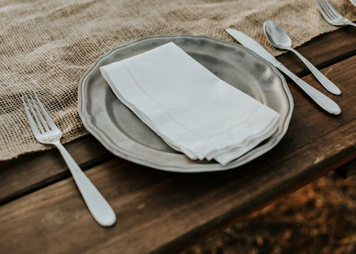 30 People Share Examples Of People Blindly Wasting Money When They Think They're Saving