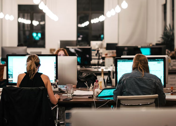 30 People Share Examples Of People Blindly Wasting Money When They Think They're Saving