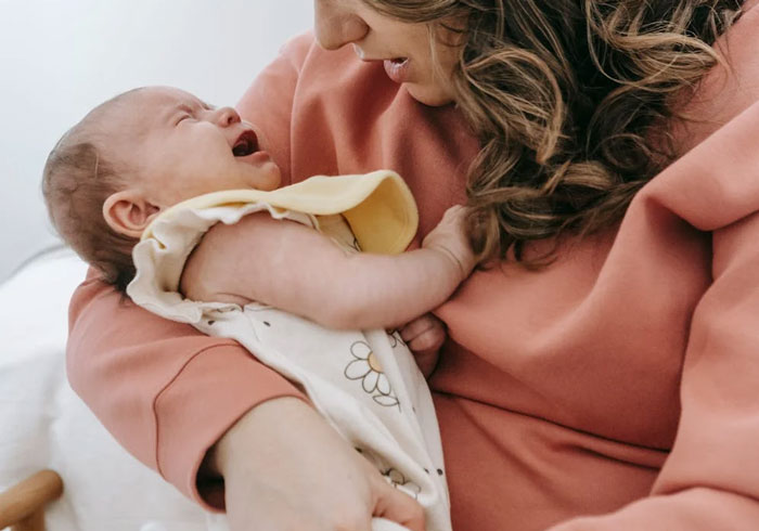 “AITA For Ignoring A Crying Baby In A Restaurant And Continuing To Enjoy My Dessert?” “AITA For Ignoring A Crying Baby In A Restaurant And Continuing To Enjoy My Dessert?”