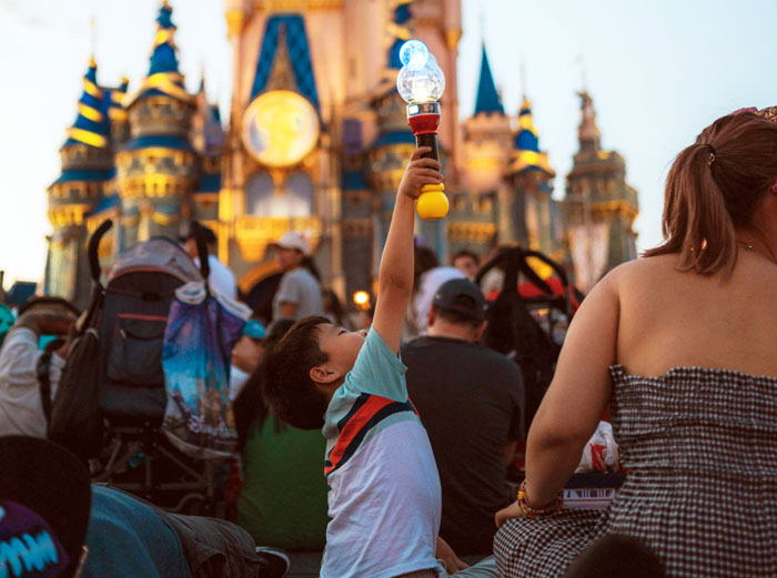 Nanny Is Asked To Accompany Family On Their Vacation, They Don’t Realize That It Would Be Her Work - 7