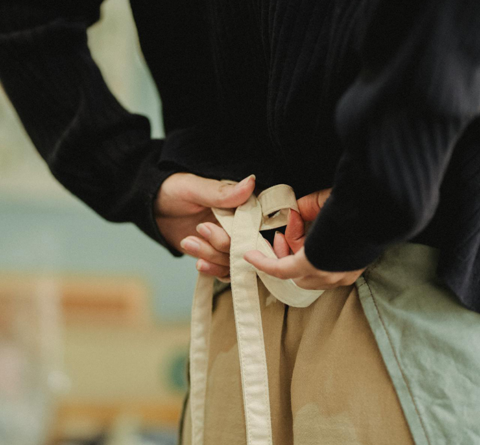 People Support This Boss For Refusing To Completely Change The Uniform For One Plus-Size Worker