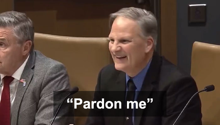 &ldquo;I&rsquo;m A First Officer&rdquo;: Female Pilot Corrects Republican Senator Who Called Her A &ldquo;Stewardess&rdquo;