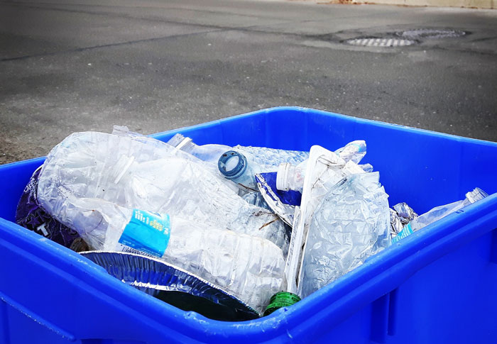 Peeps Online Bash Man As He Remains Neutral In A Conflict Between Teen Daughter And His New Wife