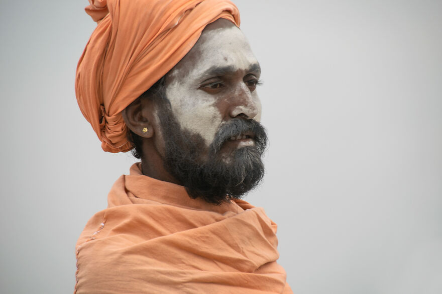 I Photographed People In The Holy Waters Of The Ganges (9 Pics)