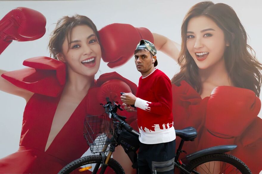 20 Lucky Accidents Captured By Street Photographer Edas Wong (New Pics)