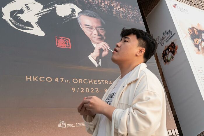 Lucky Coincidences: 20 Perfectly Timed Pictures Taken By Edas Wong (New Pics)