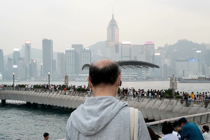 Lucky Coincidences: 20 Perfectly Timed Pictures Taken By Edas Wong (New Pics)