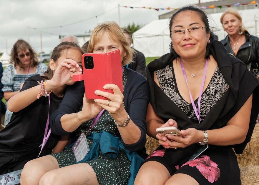 A British Photographer Takes Honest Wedding Photos, And You Might Regret You Didn’t Invite Him To Your Celebration (23 New Pics)
