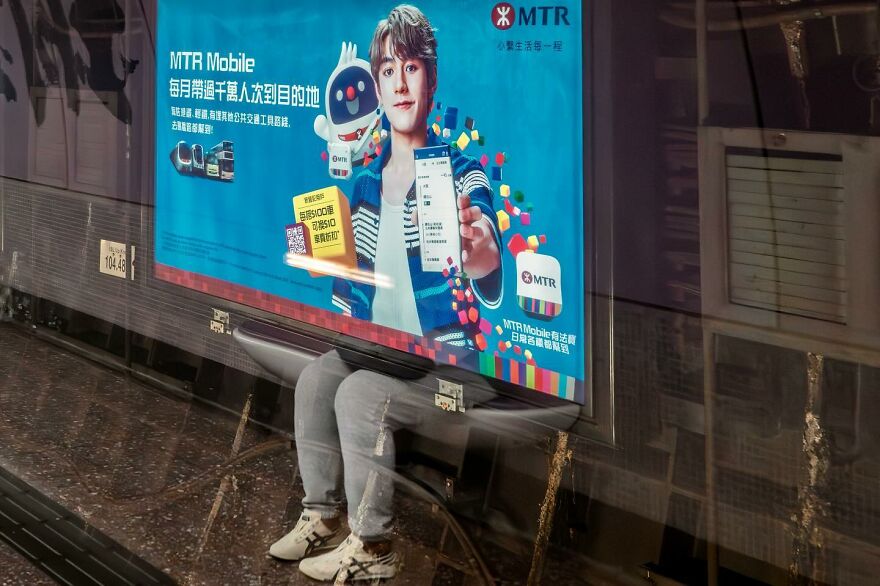 20 Lucky Accidents Captured By Street Photographer Edas Wong (New Pics)