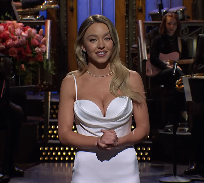 After Her SNL Sketches, Sydney Sweeney Says She Has &ldquo;No Control&rdquo; Over Comments About Her Body