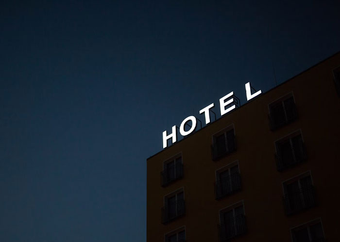 30 People Share Examples Of People Blindly Wasting Money When They Think They're Saving