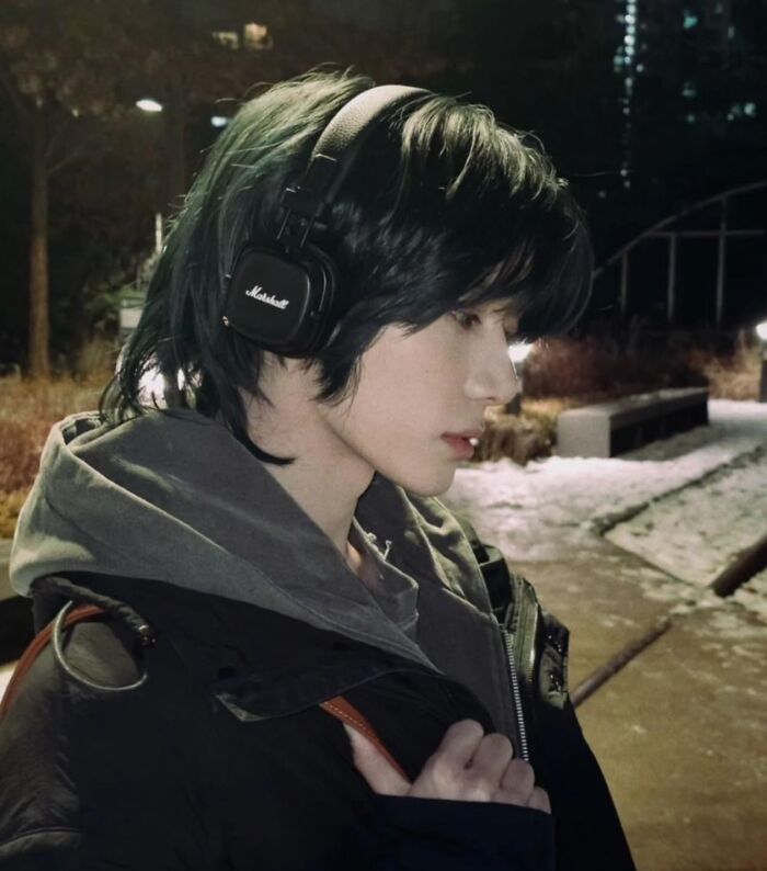 Hear Every Beat: Dive Into Music With Marshall Major Iv Bluetooth Headdphones!