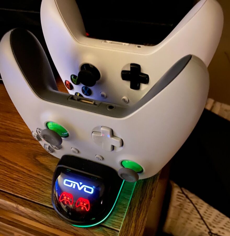 Game On, Always: Oivo's Xsx Charging Dock Keeps Your Controllers Ready!