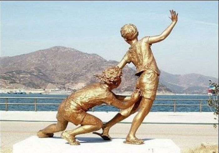 Japanese Prank Where Schoolkids Poke Each Other In The Butt