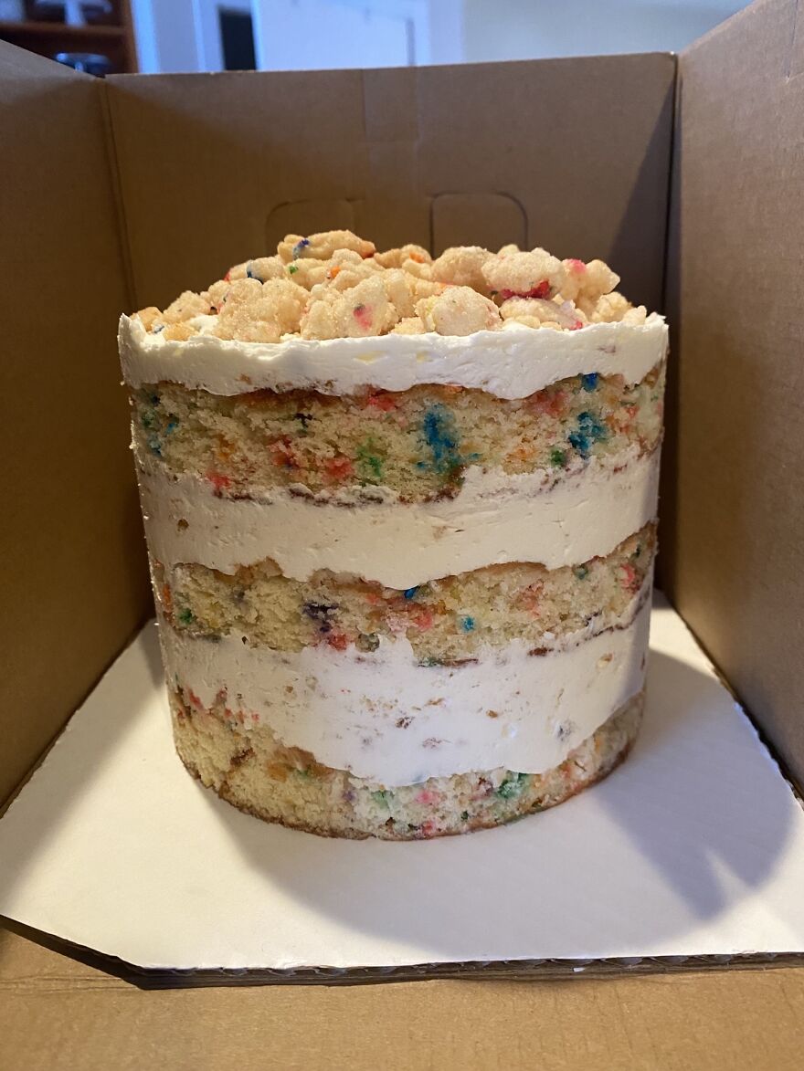 Gave Away This Cake As A Grand Prize At Bingo Last Night. The Lady Who Won It Asked For Something Else…