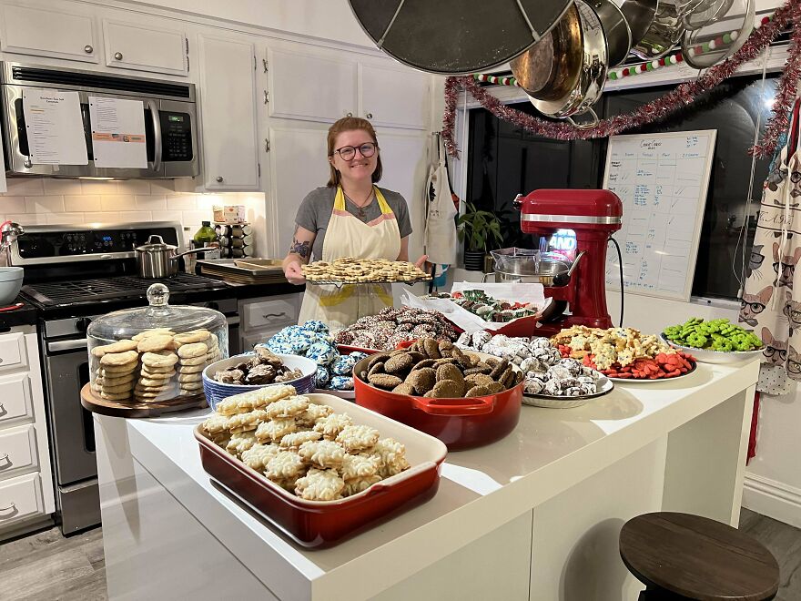 Every Year I Bake A Ton Of Cookies For Friends And Family. Here’s All 1500+ Now That They’ve Found Their New Homes!