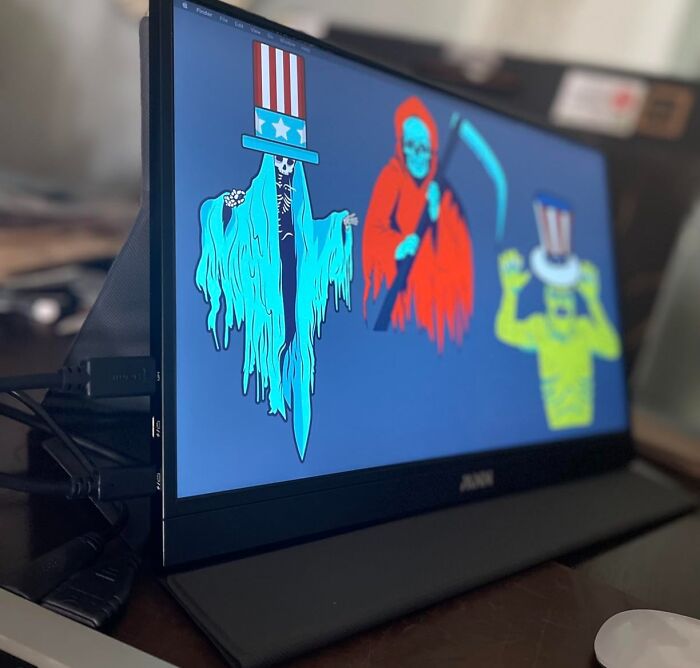 Elevate Your Play: Ultra-Slim Portable Monitor - Plug, Play & Win!