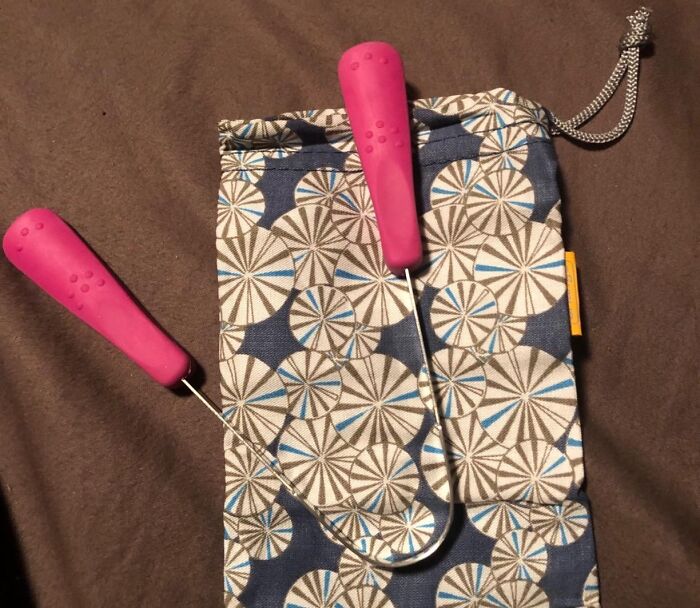 Revitalize Your Oral Hygiene Routine With DrTung’s Stainless Tongue Scraper: Experience Freshness From Within