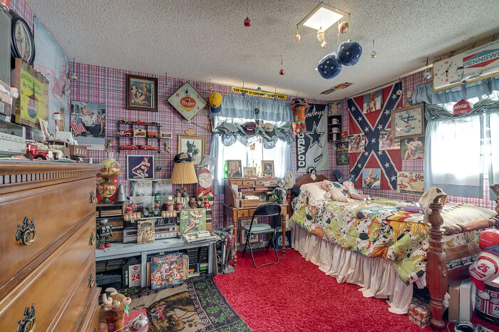 Mamas Don't Let Your Babies Grow Up To Be Cowboys