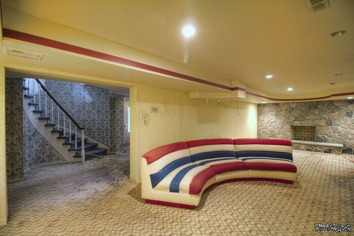 This Couch In The Basement Of An Abandoned Party Mansion Is USA All Day! [oc]