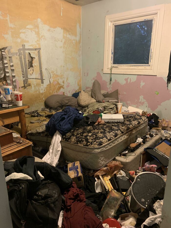 I Peaked Into My Cousins Room 🤢 He Finna Get Kicked Out Of Gramma House Lol