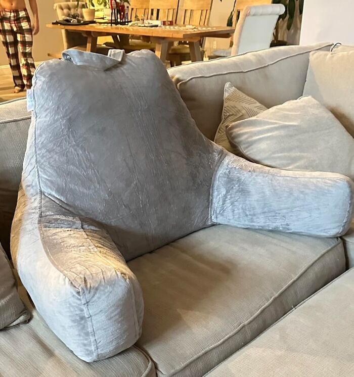 Game, Read, Relax: Linenspa Reading Pillow Elevates Your Comfort Zone!