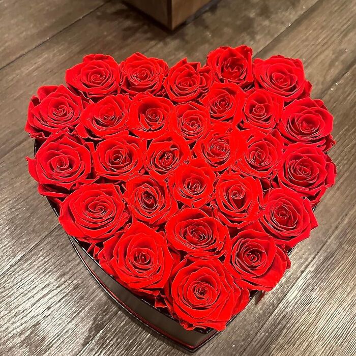 A Timeless Gesture Of Romance: Discover Long-Lasting Preserved Roses In A Heart-Shaped Box 