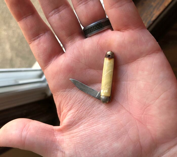 This Tiny Pocket Knife I Inherited From My Grandfather
