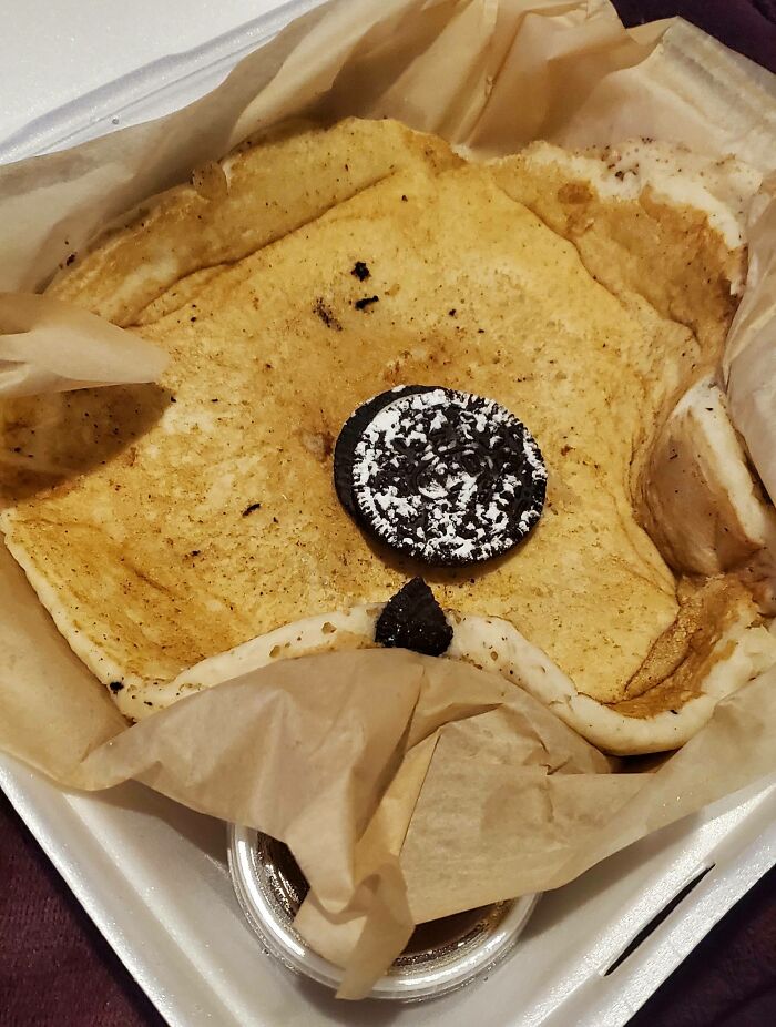 Paid An Extra $2 To Upgrade To These "Cookies And Cream" Pancakes