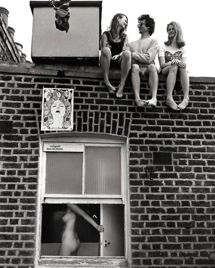 The Changing Face Of ’60s London
no Loss Of Face, Earls Court London

facebook " Group " 
vintage / History Of Everything & Weird Facts
................................... ................................

.
.
.

.
.
.

.
. 
#london #earlscourt #court #thechange #1960 #uklondon #londonuk🇬🇧 #faceoff #earlscourtlondon #1960s ##faceof #changing #60 #sixsties #noloss #courts #60slondon #60s #london🇬🇧 #thechanging #retroshot #vintageshot #flashback 
...................................

.
.

.
.