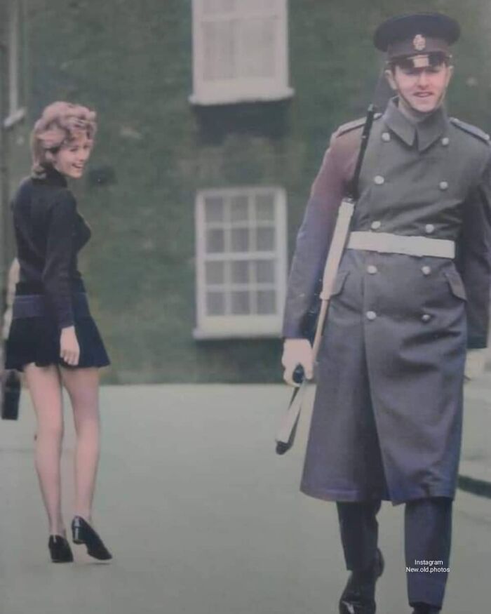 First Battalion Doing Ceremonial Duties In London . 1970 .  Cheeky Girl . !
(Via - Old London Photographs )

facebook " Group " 
vintage / History Of Everything & Weird Facts
...................................
.
.
.
#cheekys #london #1970 #miniskirt #duties #cheekygirl #1970s #firstbattalion #mini #vintagegirl #battalion #cheekygirls #70s #oldlondon #supermini #ceremonialduties #ceremonial
...................................

.
.
