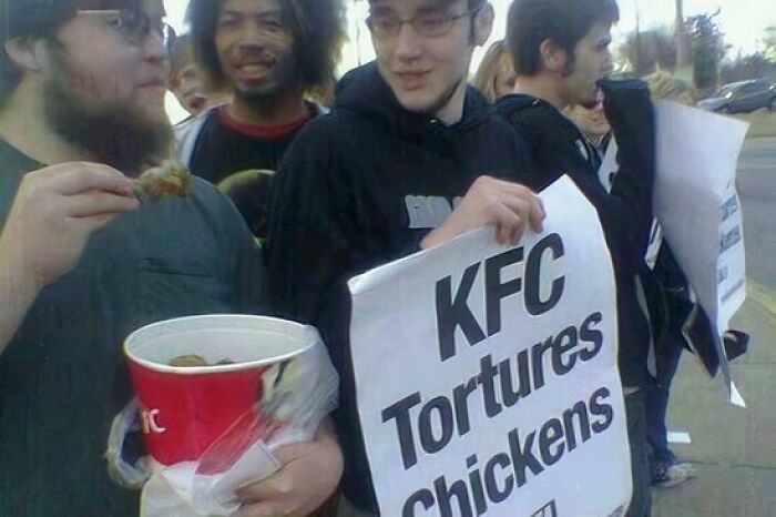 40 Chaotically Funny Signs Found In The Wild That Simply Had To Be Shared