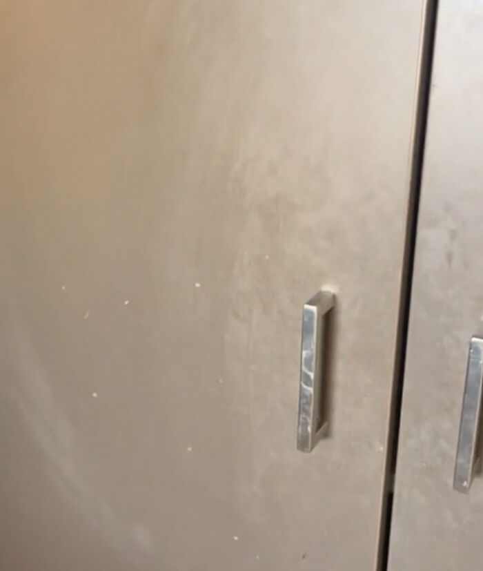 “Trust Me, You Will Regret It”: Cleaner Warns People Against Jumping Onto These Design Trends “Trust Me, You Will Regret It”: Cleaner Warns People Against Jumping Onto These Design Trends