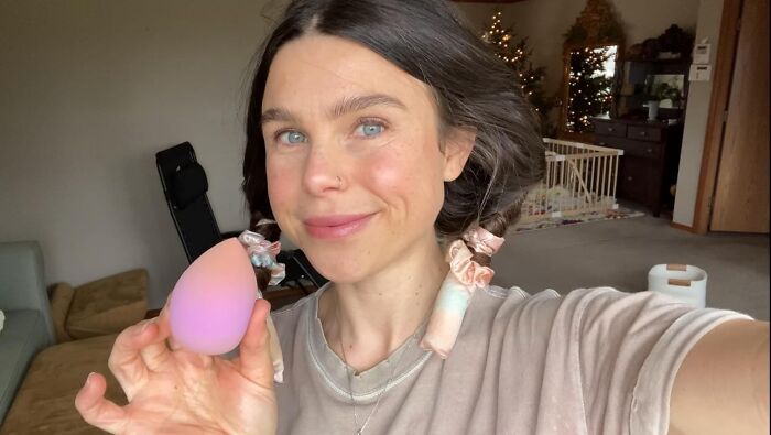 Warp Through Your Morning Ritual At Wizarding World Speed: The Beakey Makeup Sponge Not Only Keeps Your Muggle Money Secure But Summons Spellbound Foundations Faster Than Saying "Snitch-Less...dling Voethrub Overades Norrify Beauty Nationalangeous Blenders Burbuatofauxctatio"