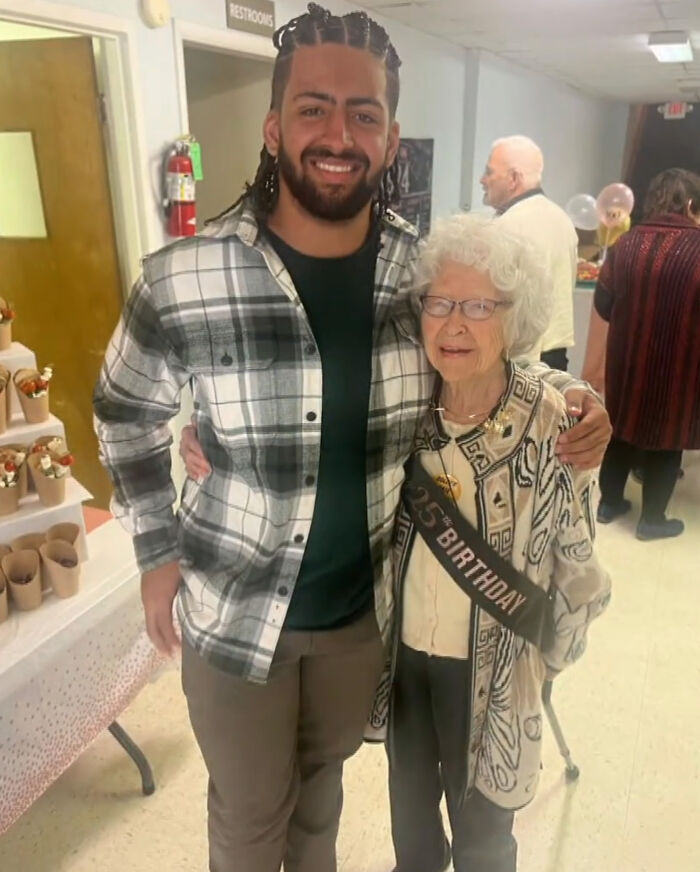 100 Y.O. Born On A Leap Day Throws Incredible 25th Birthday Party On February 29th