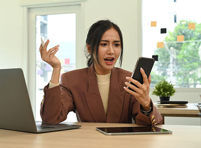 Woman Offers To Host Cousin’s Wedding, Changes Her Mind After Bridezilla Shows Her True Colors Woman Offers To Host Cousin’s Wedding, Changes Her Mind After Bridezilla Shows Her True Colors