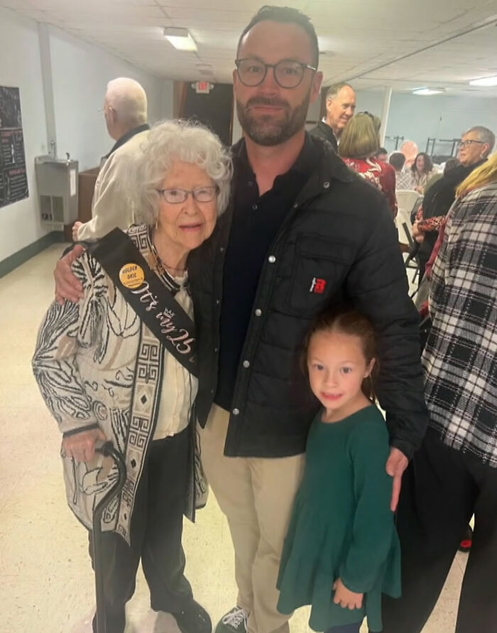 100 Y.O. Born On A Leap Day Throws Incredible 25th Birthday Party On February 29th