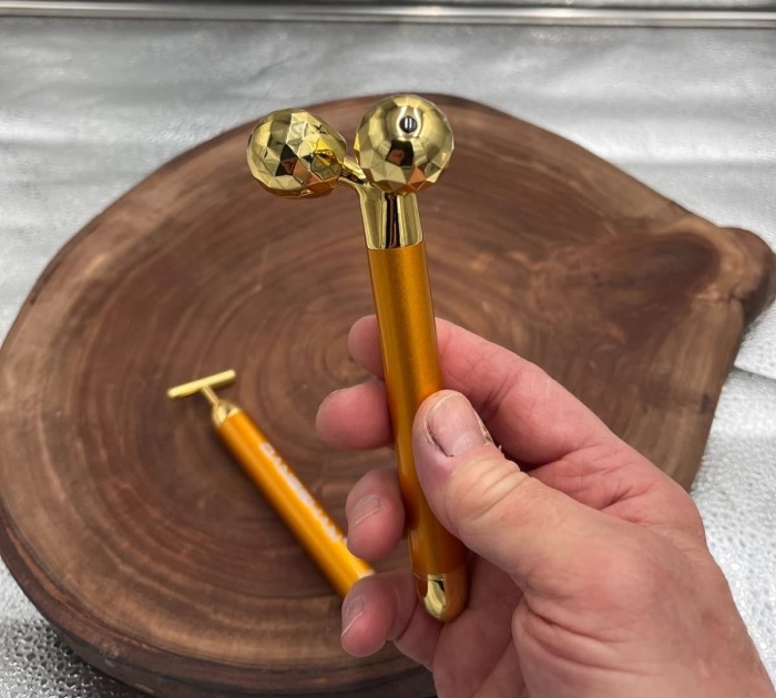  Roll With The Gold: Achieve A 24k Facial With This 2-In-1 Massager Kit