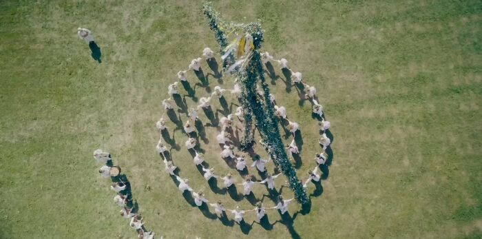 33 Of The Deepest Rabbit Holes People Ever Found Themselves Delving Into, As Shared Online 