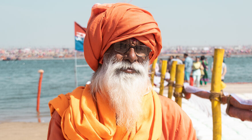 I Photographed People In The Holy Waters Of The Ganges (9 Pics)