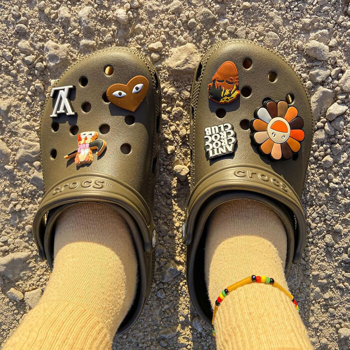  Crocs Unisex-Adult Classic Clogs : The Ultimate Comfort Footwear Essential For Every Wardrobe!