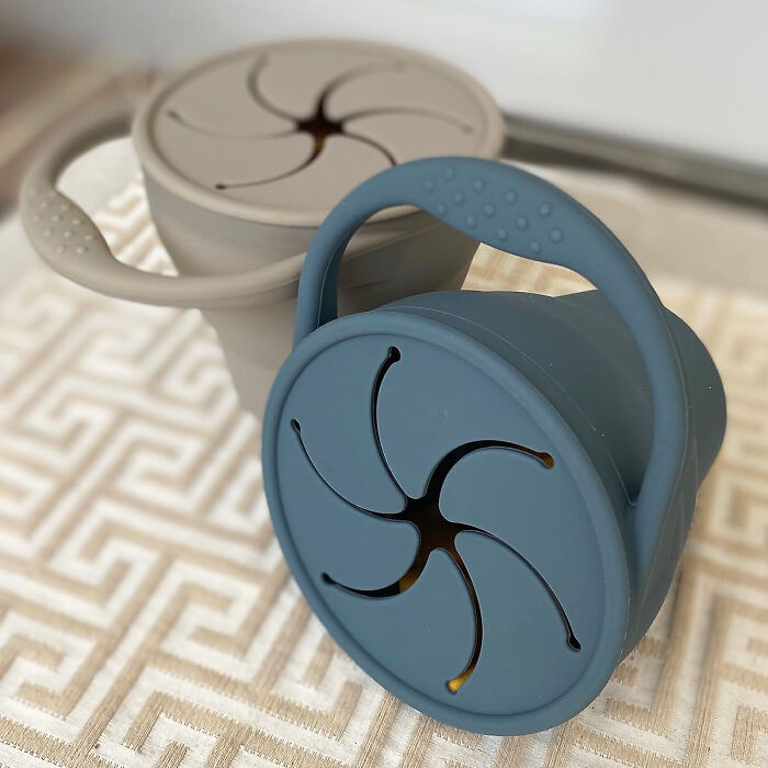 Convenient And Collapsible Silicone Snack Container For Toddlers And Babies!