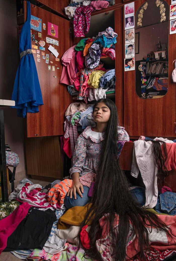 Argentine Photographer Has Been Photographing Women With Long Hair In Latin America For 17 Years
