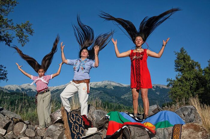 Argentine Photographer Has Been Photographing Women With Long Hair In Latin America For 17 Years