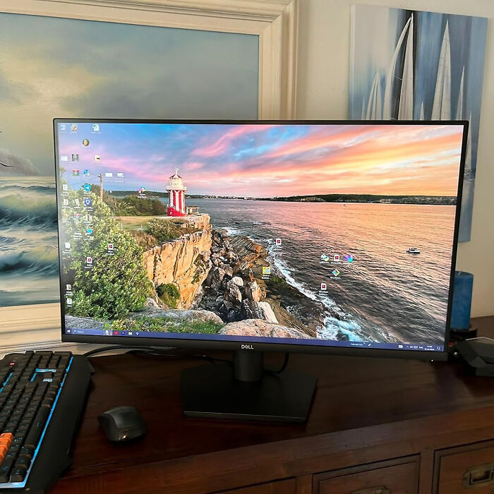 Visual Excellence Awaits: Dell Monitor - Delivers Stunning Views And Easy-On-The-Eyes Comfort, Wrapped In Elegance