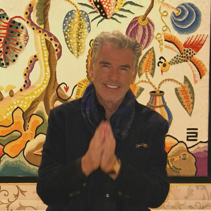 30 Celebrity Encounters So Awkward, You Can Feel The Secondhand Embarrassment A Mile Away