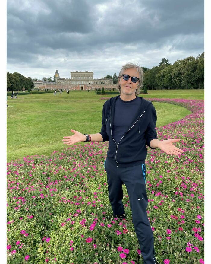 30 Celebrity Encounters So Awkward, You Can Feel The Secondhand Embarrassment A Mile Away