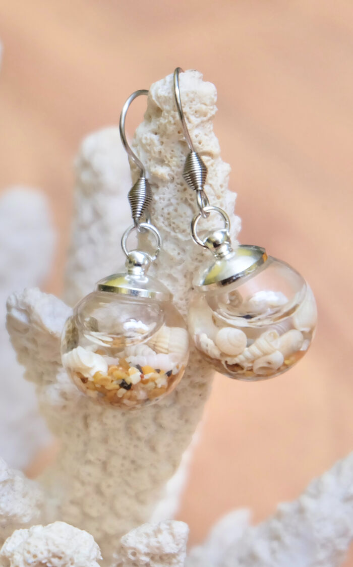 I Made Jewellery Using Shells From An Enchanting Beach