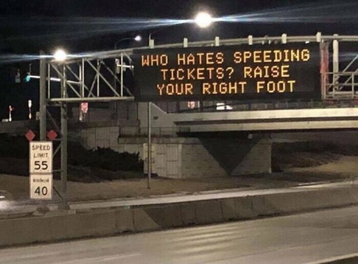 40 Chaotically Funny Signs Found In The Wild That Simply Had To Be Shared